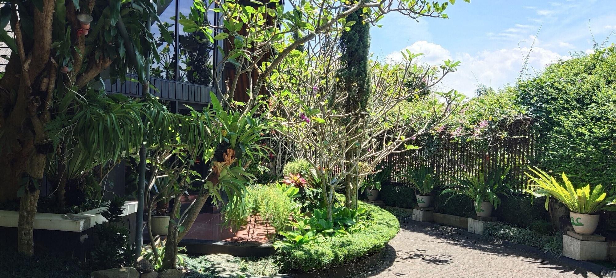 Obc Villa Bandung Exteriör bild